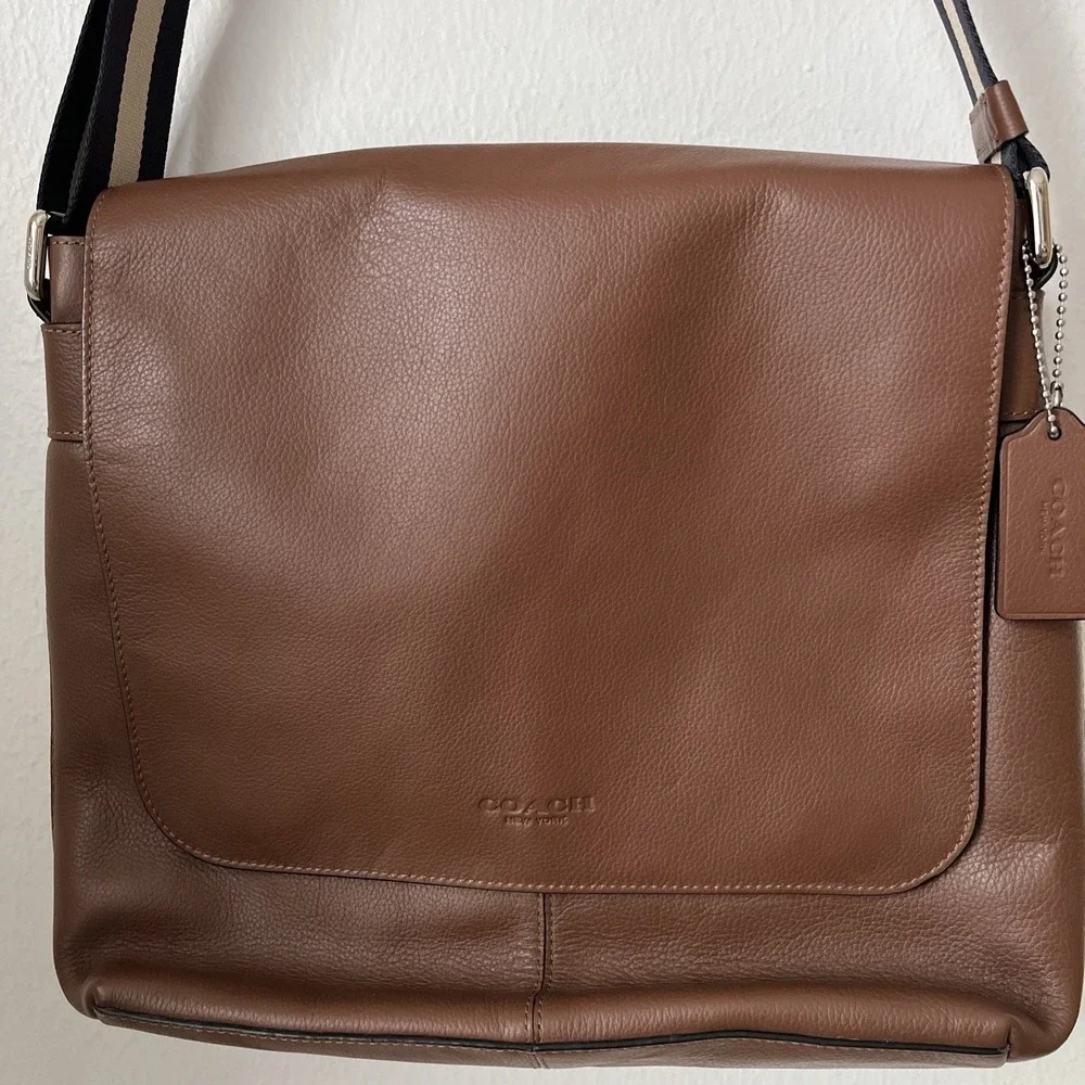 NWT COACH F28576 Charles Messenger Brown Leather $375 blue striped strap 10x13